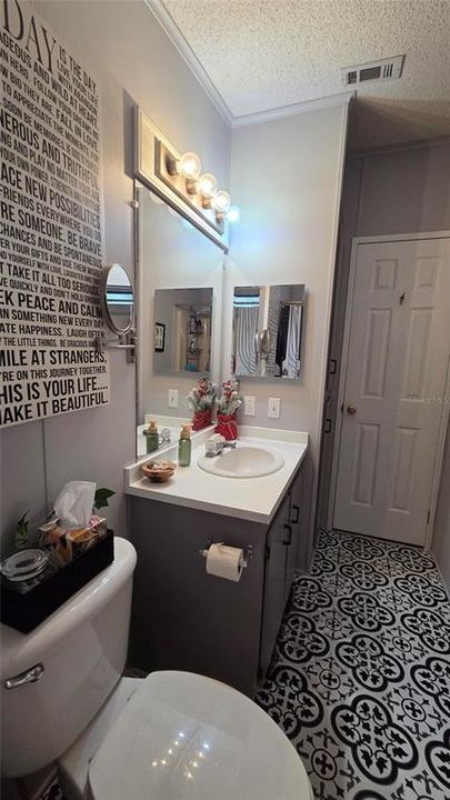 For Sale: $184,900 (2 beds, 2 baths, 1428 Square Feet)