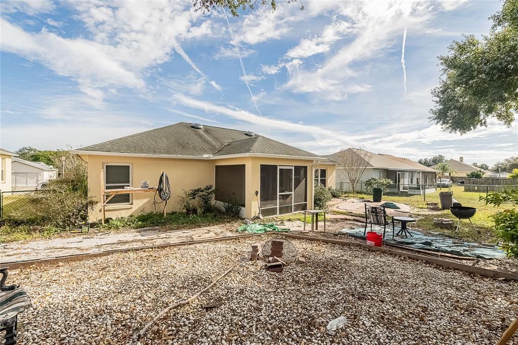 For Sale: $315,000 (3 beds, 2 baths, 1611 Square Feet)