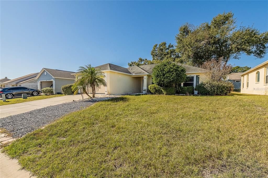 For Sale: $315,000 (3 beds, 2 baths, 1611 Square Feet)