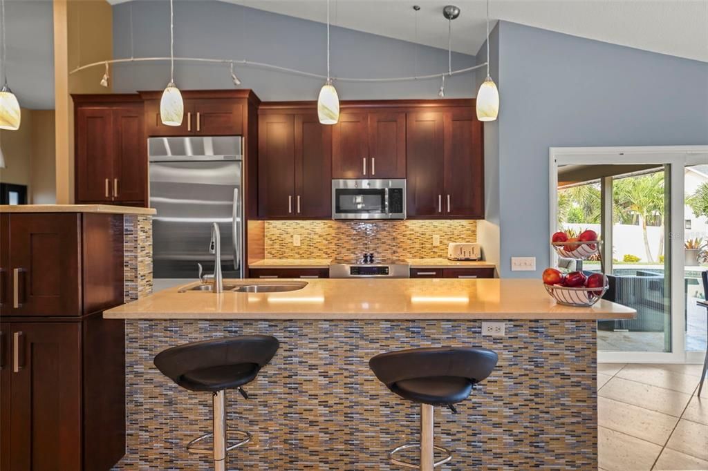 For Sale: $825,000 (3 beds, 2 baths, 2502 Square Feet)