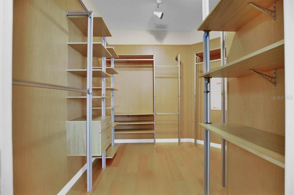 For Rent: $2,750 (3 beds, 2 baths, 2128 Square Feet)