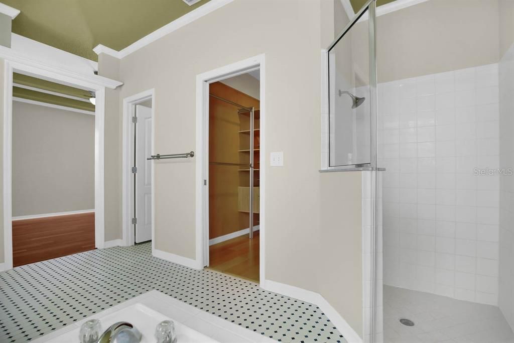 For Rent: $2,750 (3 beds, 2 baths, 2128 Square Feet)