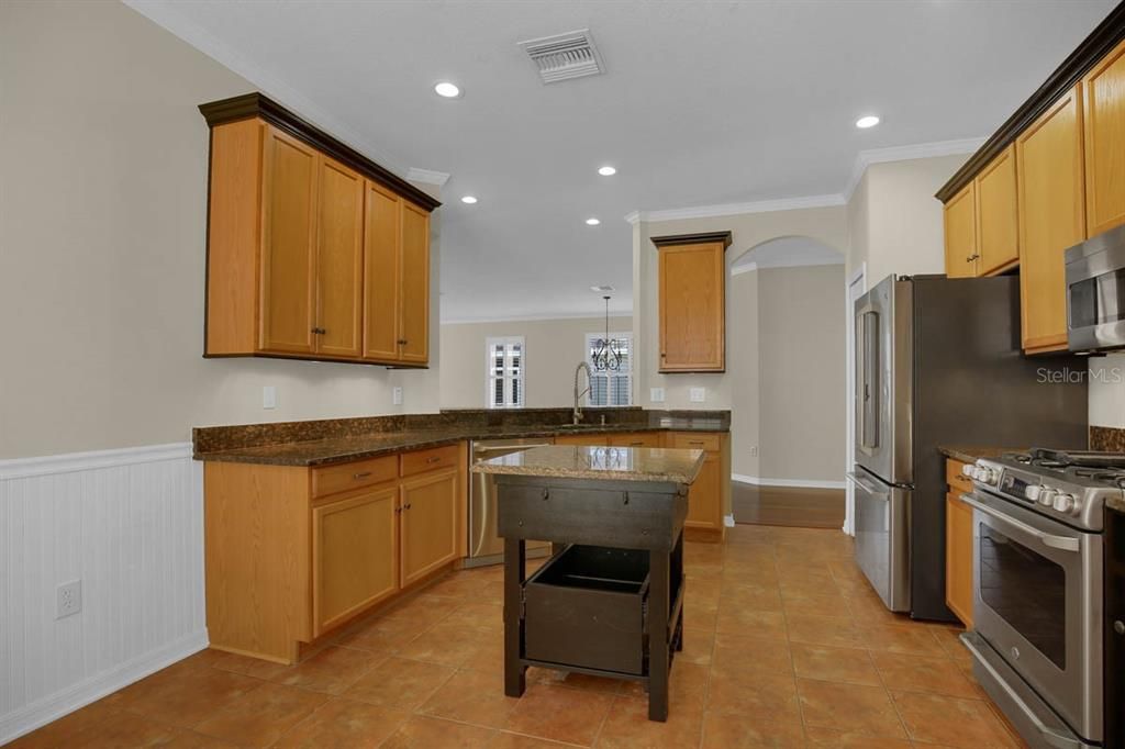 For Rent: $2,750 (3 beds, 2 baths, 2128 Square Feet)