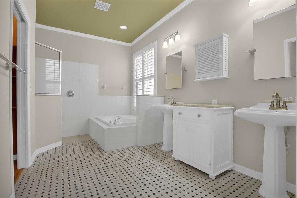 For Rent: $2,750 (3 beds, 2 baths, 2128 Square Feet)