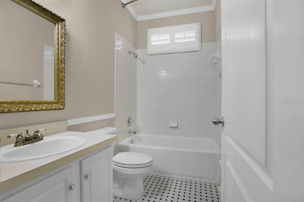 For Rent: $2,750 (3 beds, 2 baths, 2128 Square Feet)