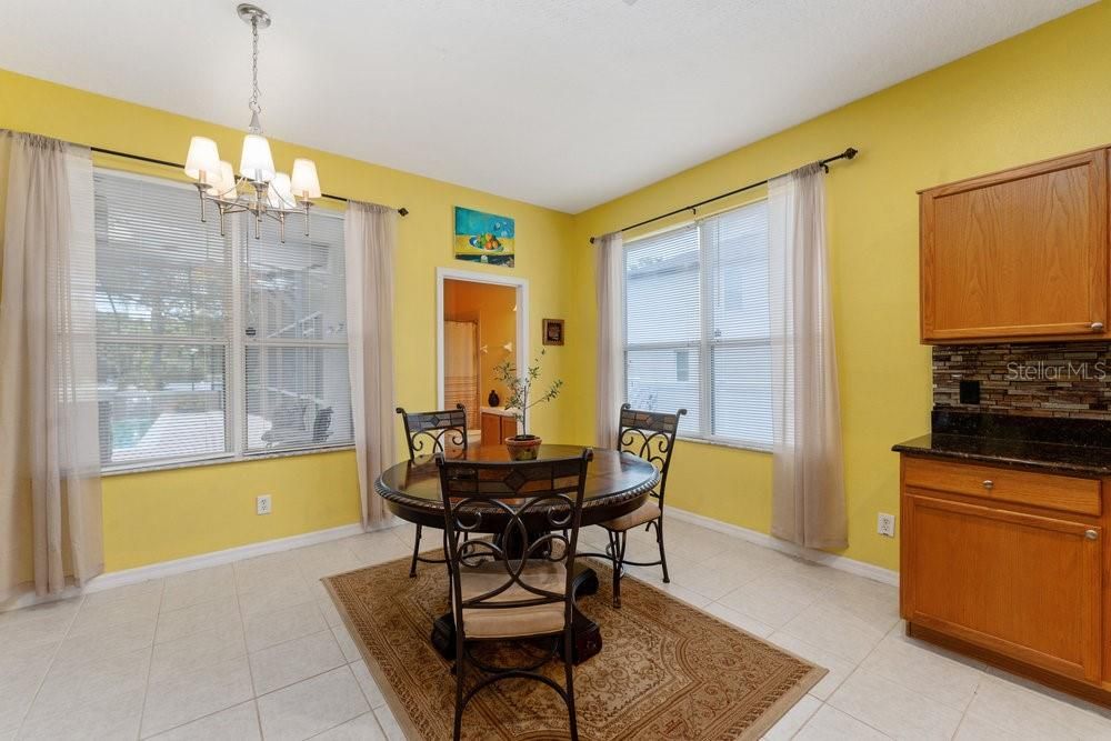 For Sale: $665,000 (5 beds, 4 baths, 4094 Square Feet)