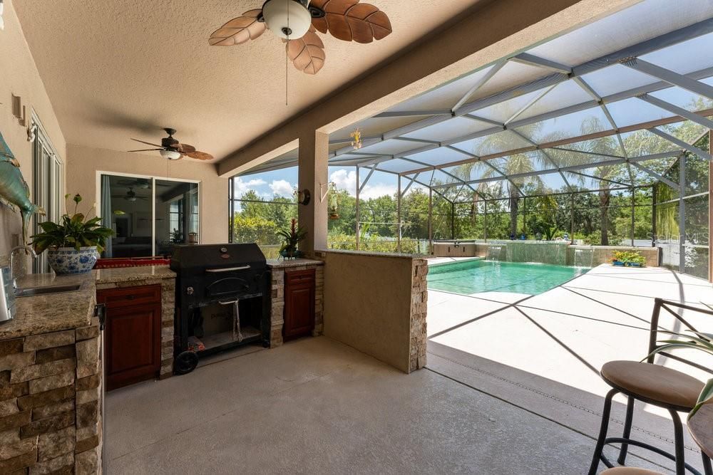 For Sale: $665,000 (5 beds, 4 baths, 4094 Square Feet)