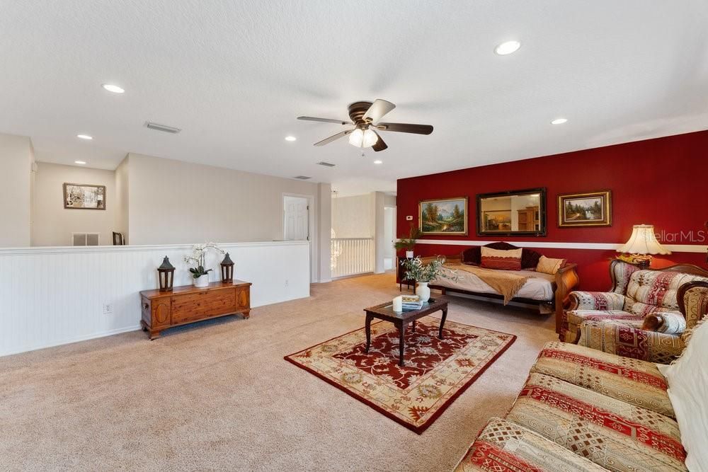 For Sale: $665,000 (5 beds, 4 baths, 4094 Square Feet)