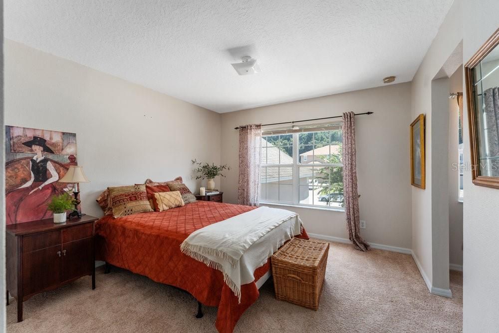 For Sale: $665,000 (5 beds, 4 baths, 4094 Square Feet)