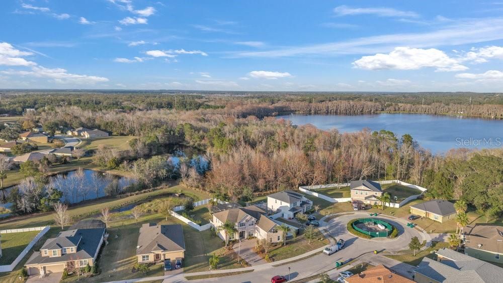 For Sale: $665,000 (5 beds, 4 baths, 4094 Square Feet)