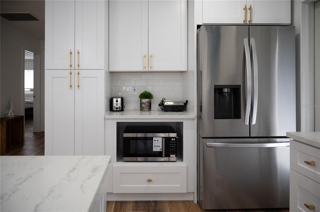 For Sale: $649,900 (2 beds, 2 baths, 1762 Square Feet)