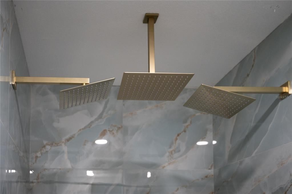 For Sale: $649,900 (2 beds, 2 baths, 1762 Square Feet)