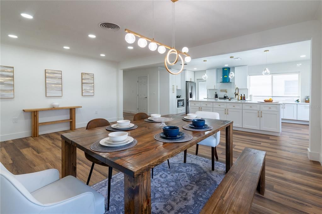 For Sale: $649,900 (2 beds, 2 baths, 1762 Square Feet)