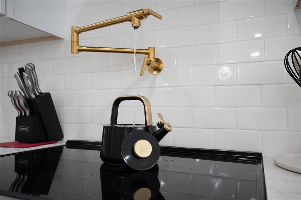 For Sale: $649,900 (2 beds, 2 baths, 1762 Square Feet)