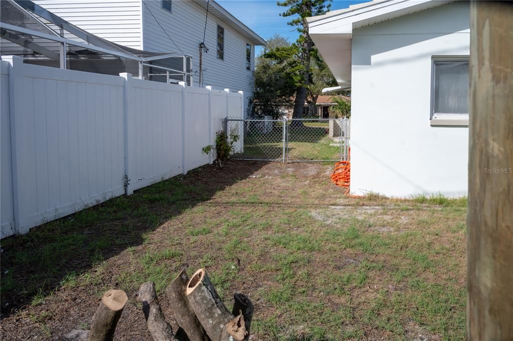 For Sale: $649,900 (2 beds, 2 baths, 1762 Square Feet)