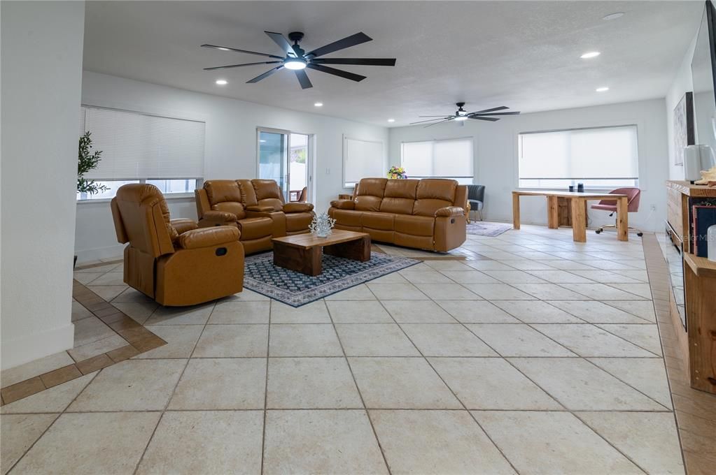 For Sale: $649,900 (2 beds, 2 baths, 1762 Square Feet)