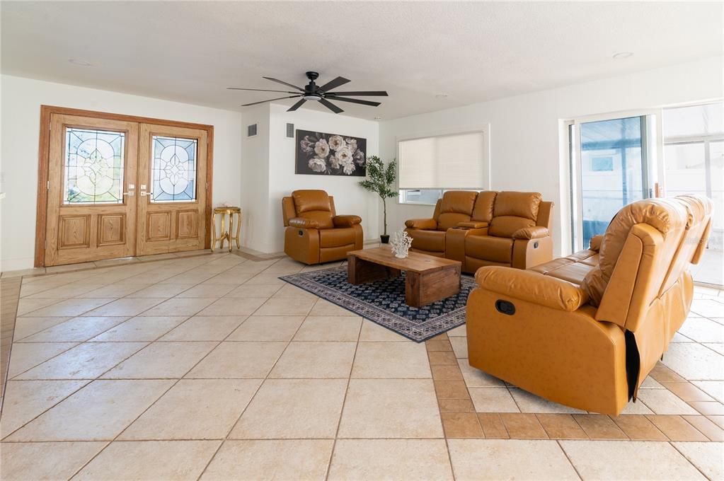 For Sale: $649,900 (2 beds, 2 baths, 1762 Square Feet)