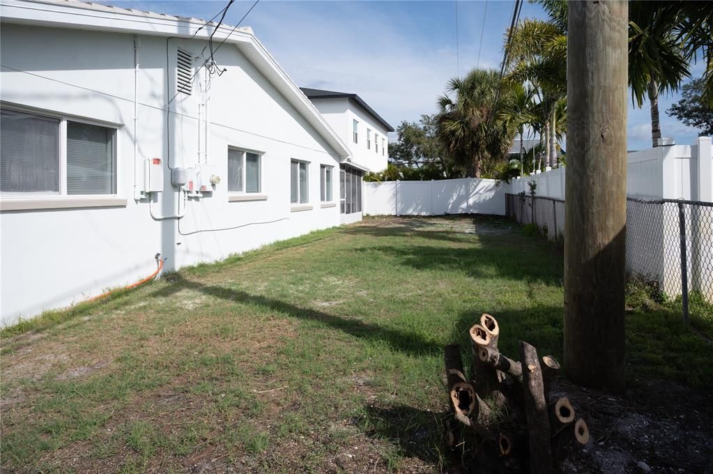 For Sale: $649,900 (2 beds, 2 baths, 1762 Square Feet)