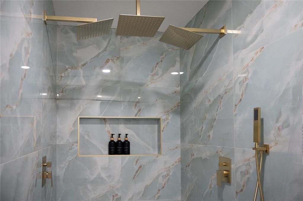 For Sale: $649,900 (2 beds, 2 baths, 1762 Square Feet)