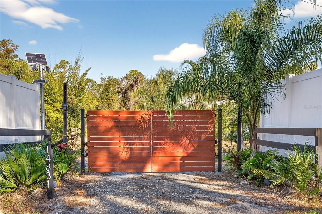 For Sale: $260,000 (3 beds, 2 baths, 1620 Square Feet)