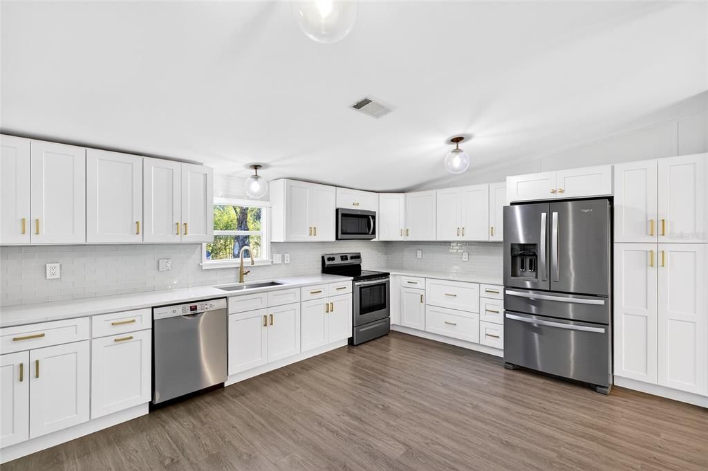 For Sale: $260,000 (3 beds, 2 baths, 1620 Square Feet)