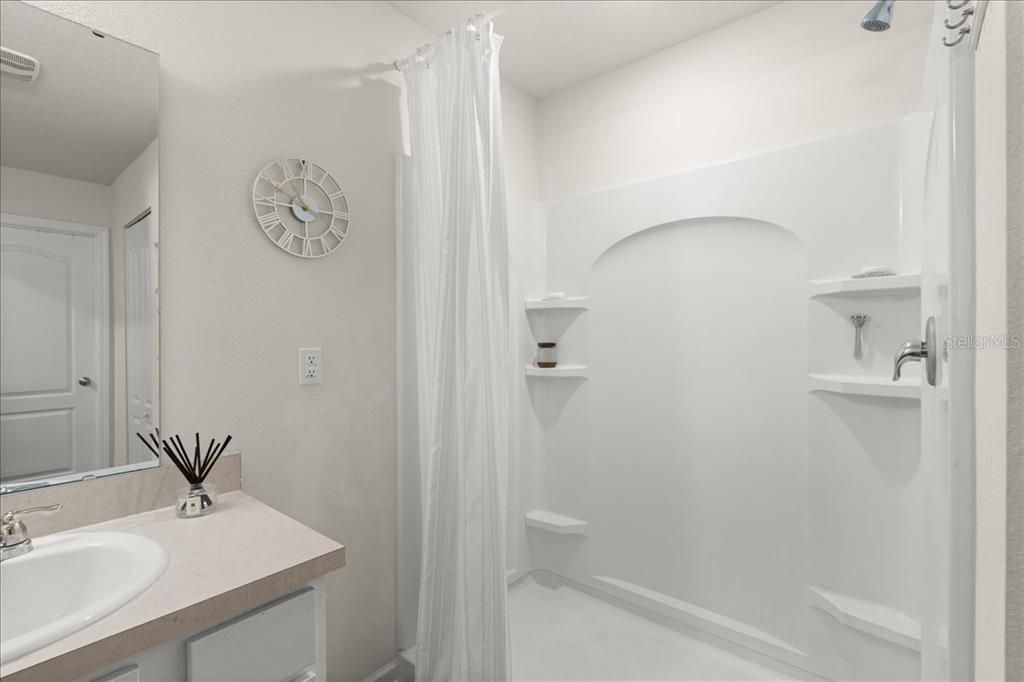 待售: $315,000 (4 贝兹, 2 浴室, 1862 平方英尺)