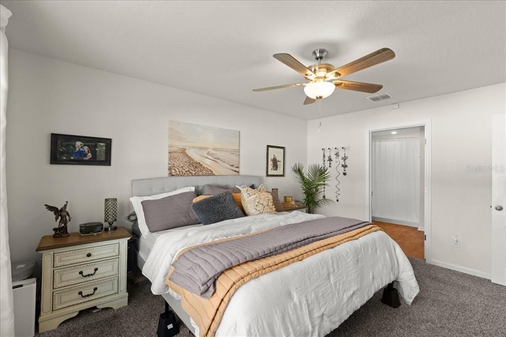 待售: $315,000 (4 贝兹, 2 浴室, 1862 平方英尺)