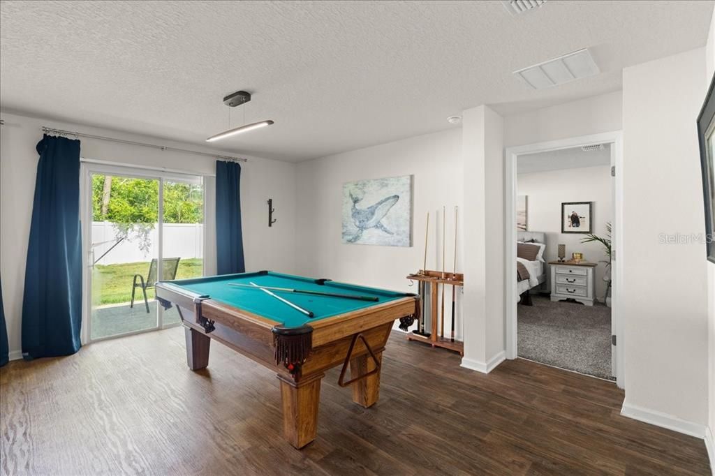 待售: $315,000 (4 贝兹, 2 浴室, 1862 平方英尺)