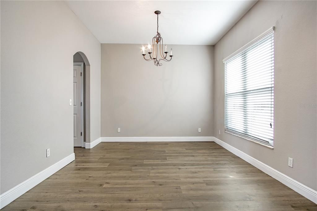 En Renta: $2,595 (5 camas, 2 baños, 2577 Pies cuadrados)