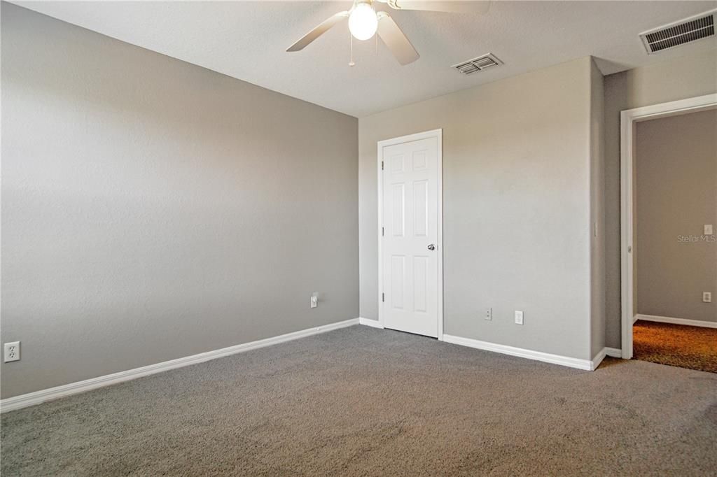 En Renta: $2,595 (5 camas, 2 baños, 2577 Pies cuadrados)