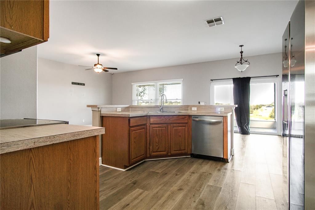 En Renta: $2,595 (5 camas, 2 baños, 2577 Pies cuadrados)