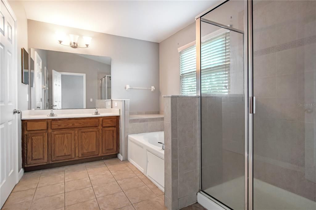 En Renta: $2,595 (5 camas, 2 baños, 2577 Pies cuadrados)