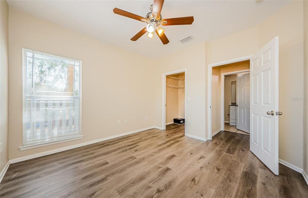 For Sale: $150,000 (1 beds, 1 baths, 660 Square Feet)