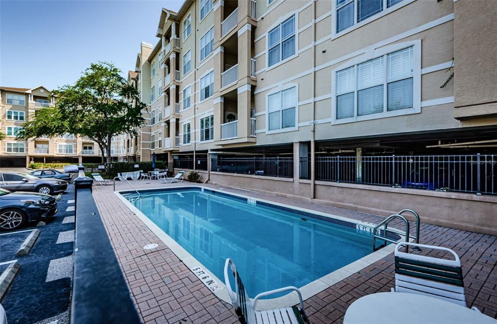 For Sale: $150,000 (1 beds, 1 baths, 660 Square Feet)