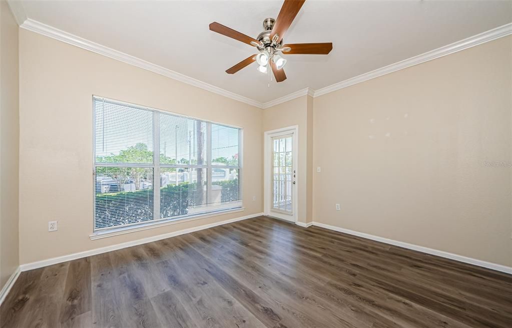 For Sale: $150,000 (1 beds, 1 baths, 660 Square Feet)