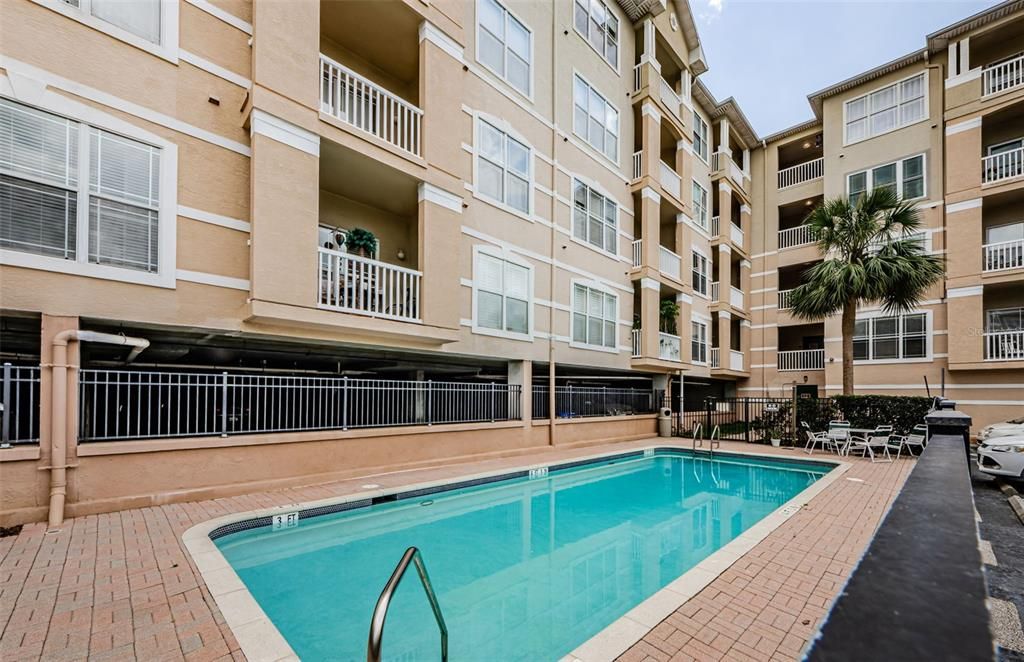 For Sale: $150,000 (1 beds, 1 baths, 660 Square Feet)