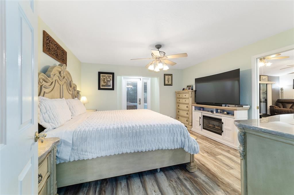 For Sale: $369,900 (3 beds, 2 baths, 1776 Square Feet)