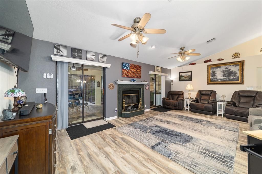 For Sale: $369,900 (3 beds, 2 baths, 1776 Square Feet)