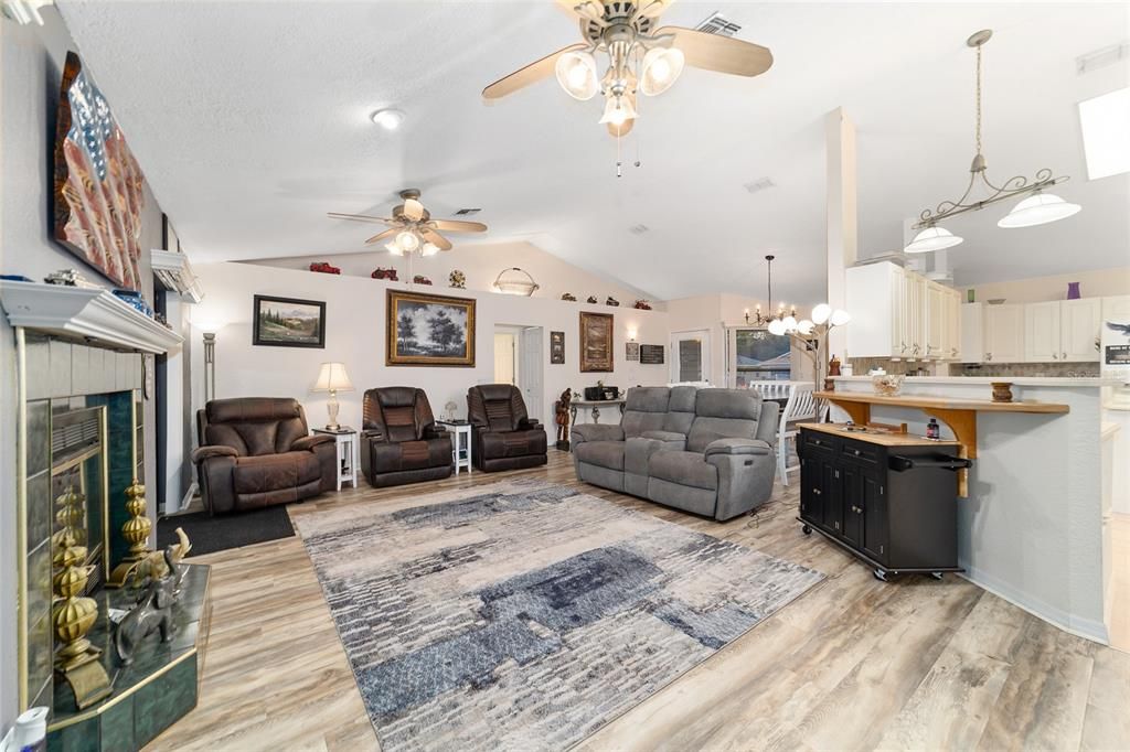 For Sale: $369,900 (3 beds, 2 baths, 1776 Square Feet)