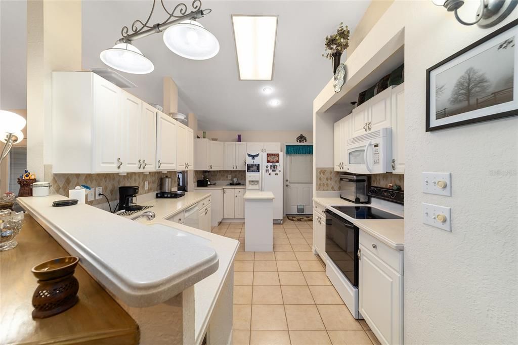 For Sale: $369,900 (3 beds, 2 baths, 1776 Square Feet)