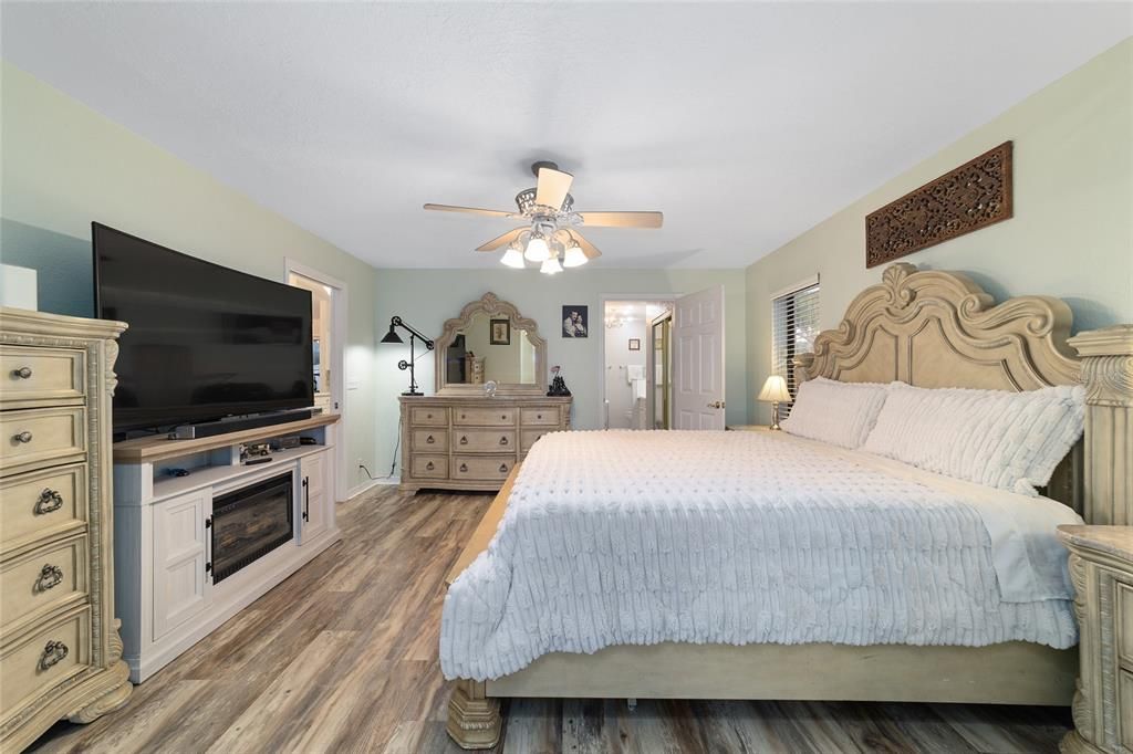For Sale: $369,900 (3 beds, 2 baths, 1776 Square Feet)
