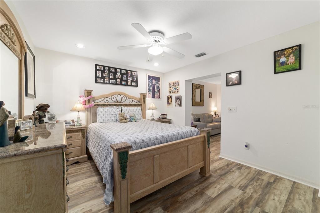 For Sale: $369,900 (3 beds, 2 baths, 1776 Square Feet)