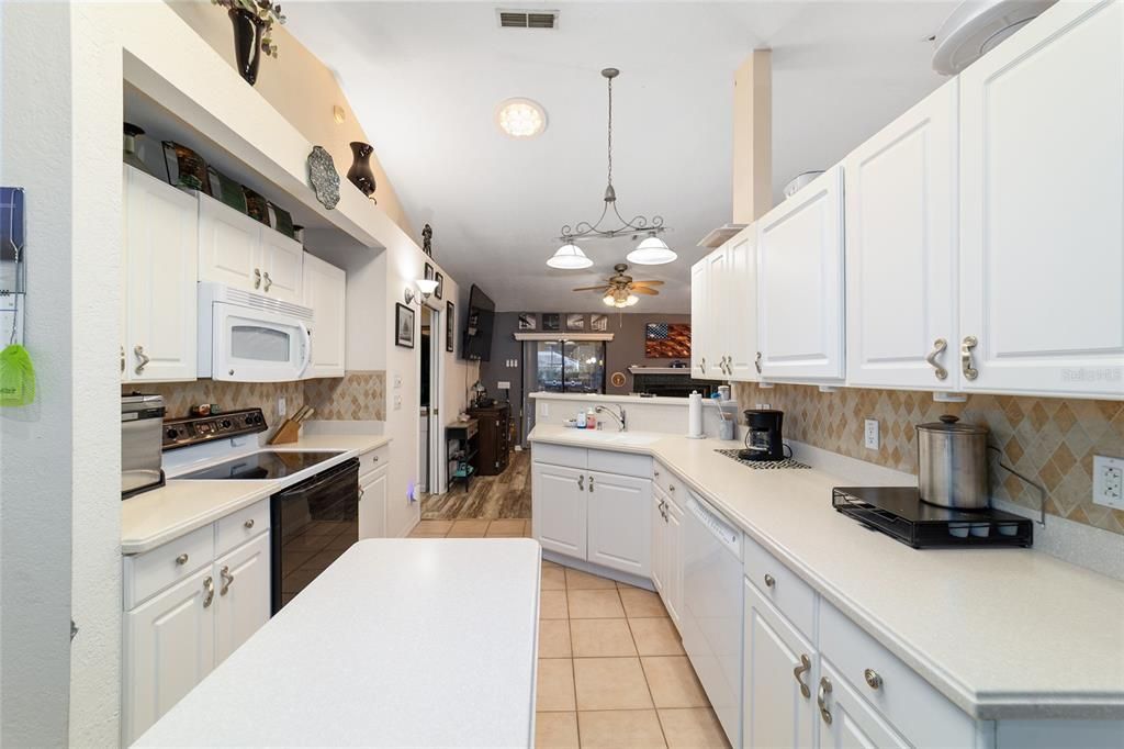 For Sale: $369,900 (3 beds, 2 baths, 1776 Square Feet)