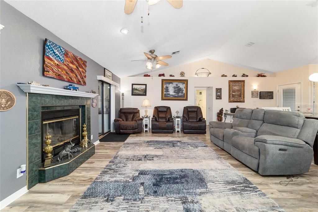 For Sale: $369,900 (3 beds, 2 baths, 1776 Square Feet)