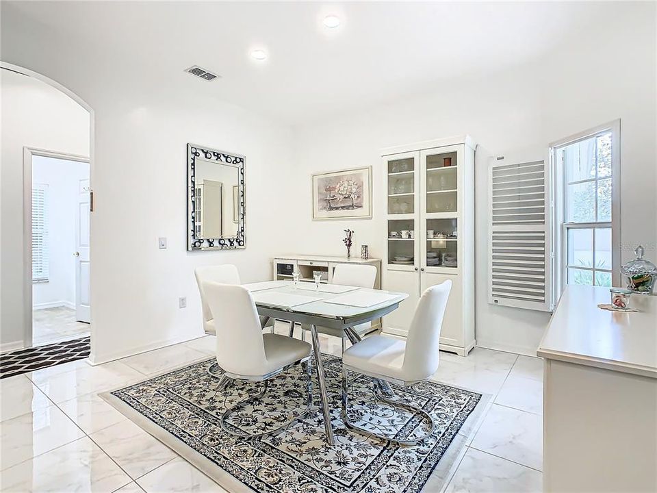 待售: $299,999 (3 贝兹, 2 浴室, 1786 平方英尺)