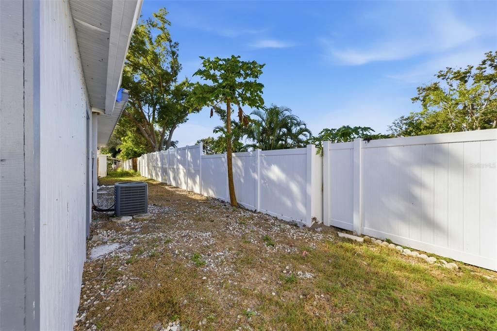 На продажу: $590,000 (3 спален, 2 ванн, 1404 Квадратных фут)