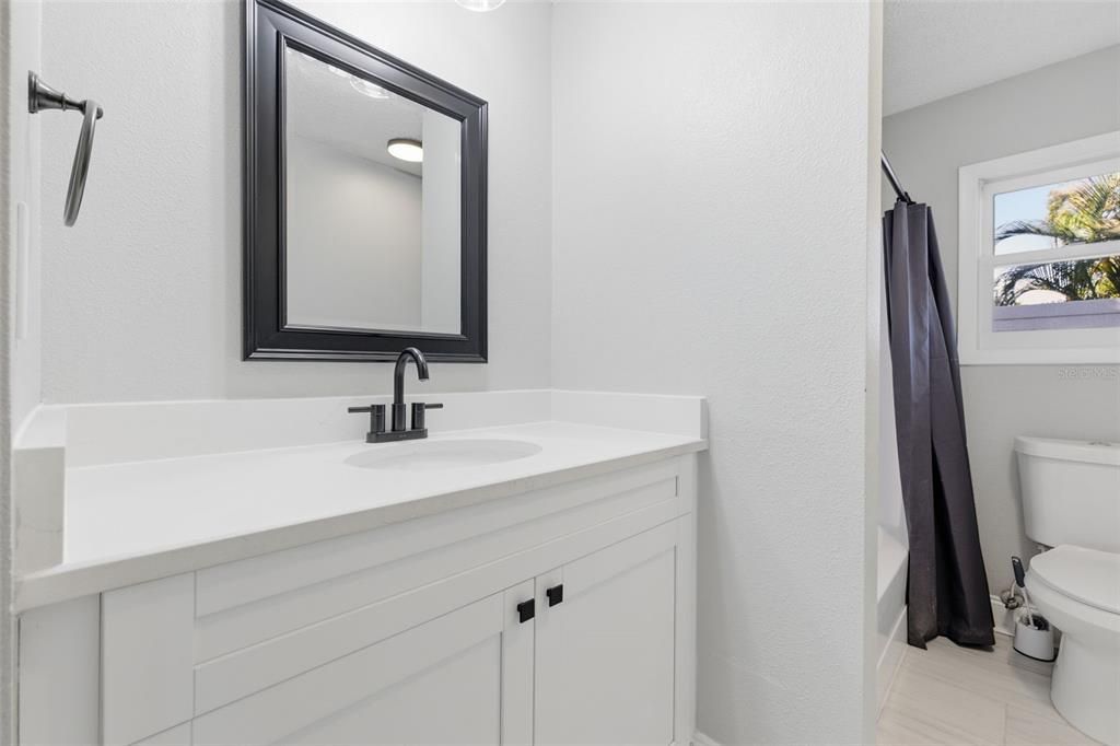 На продажу: $590,000 (3 спален, 2 ванн, 1404 Квадратных фут)