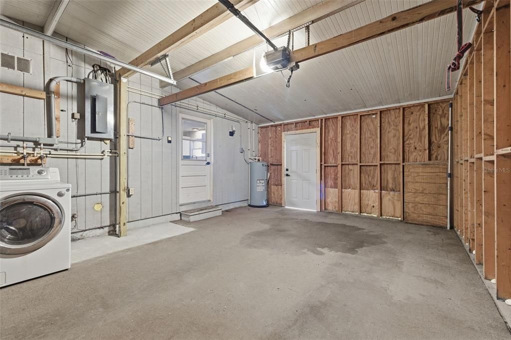 На продажу: $590,000 (3 спален, 2 ванн, 1404 Квадратных фут)