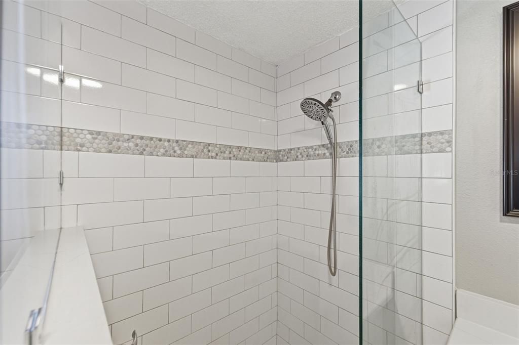 На продажу: $590,000 (3 спален, 2 ванн, 1404 Квадратных фут)