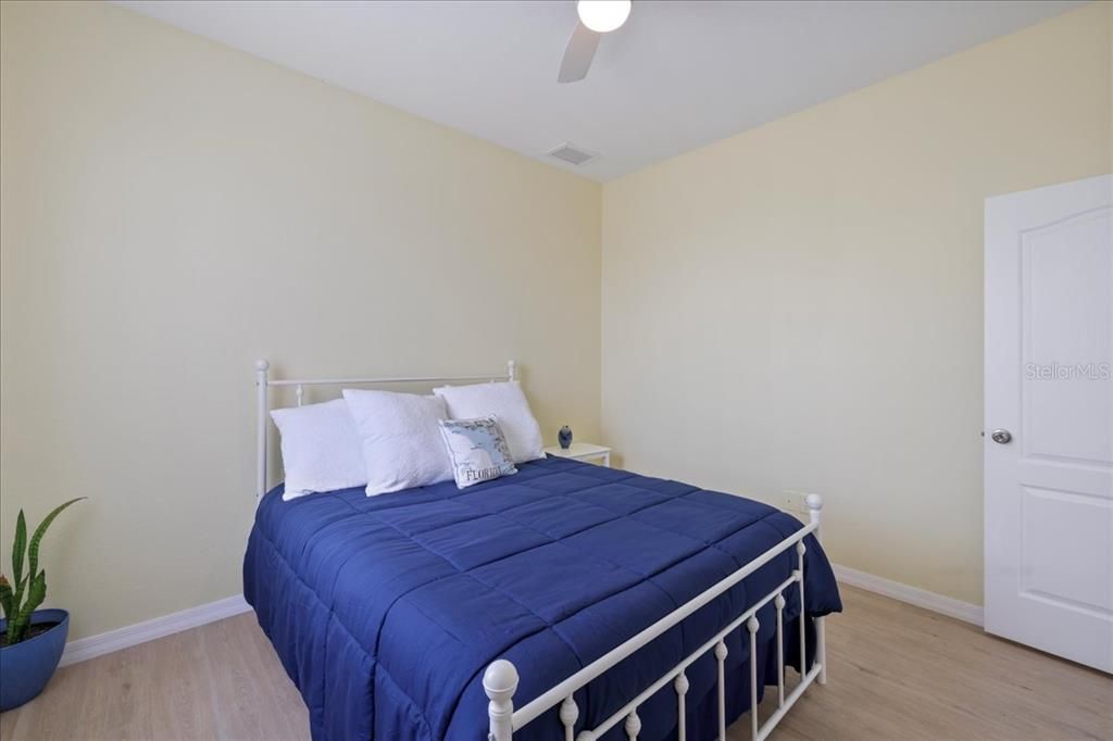 For Sale: $400,000 (3 beds, 2 baths, 2032 Square Feet)